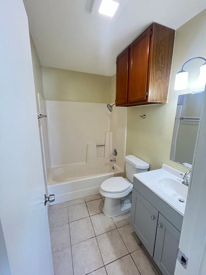 1502 Calle Del Norte - Photo 7 of 16