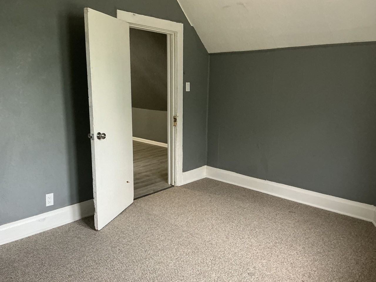 2215 N 39th St - Photo 3 of 12