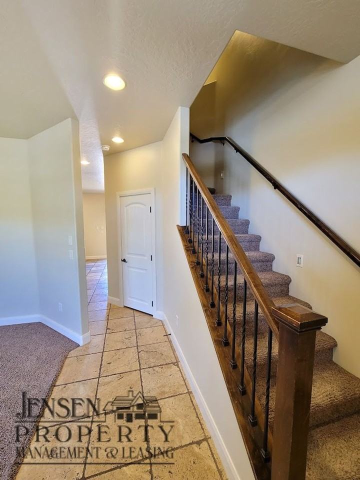 2075 S Sir Monte Dr #4 - Photo 3 of 25