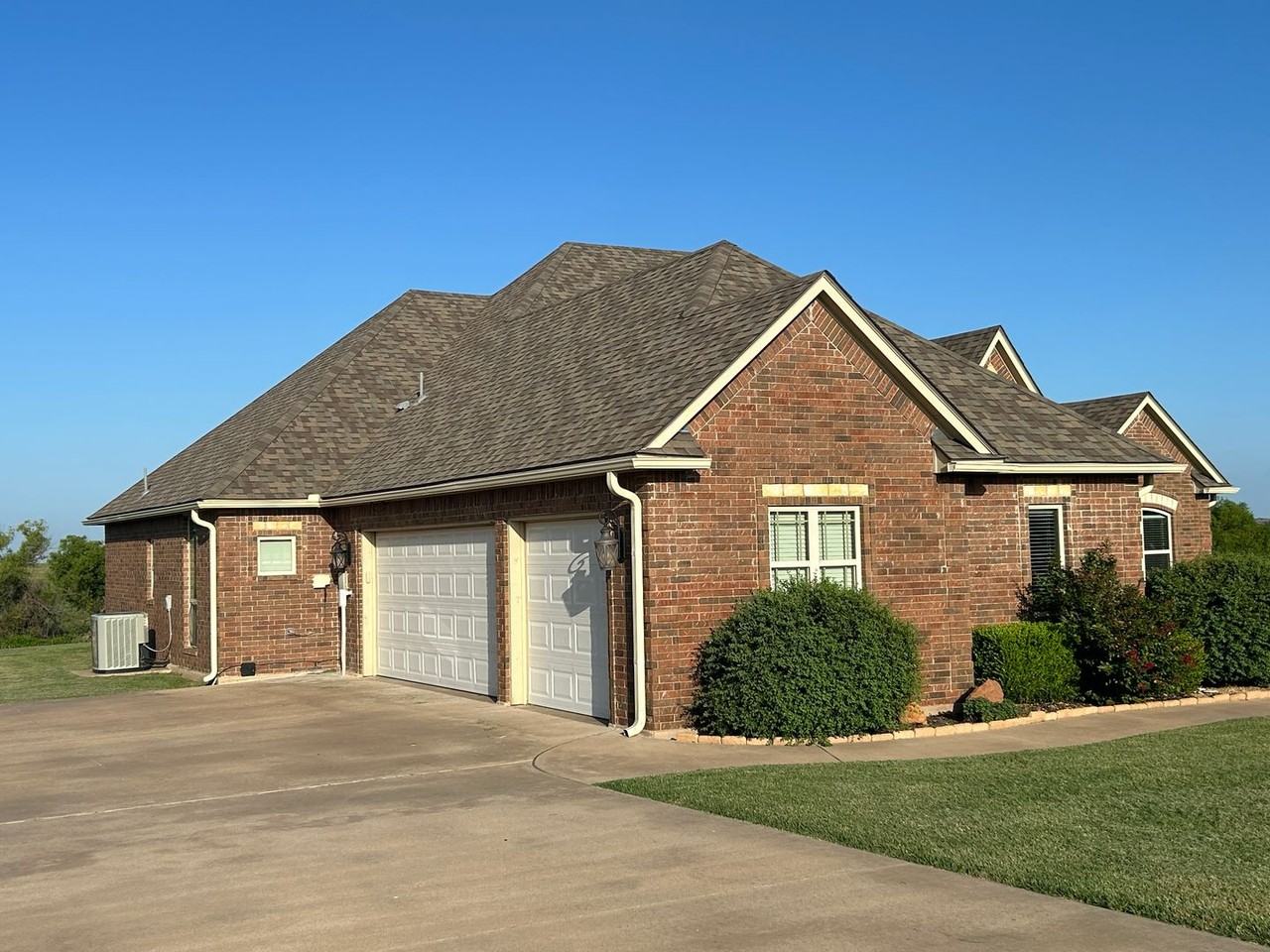 1212 Nw Still Water Trl - Photo 2 of 39