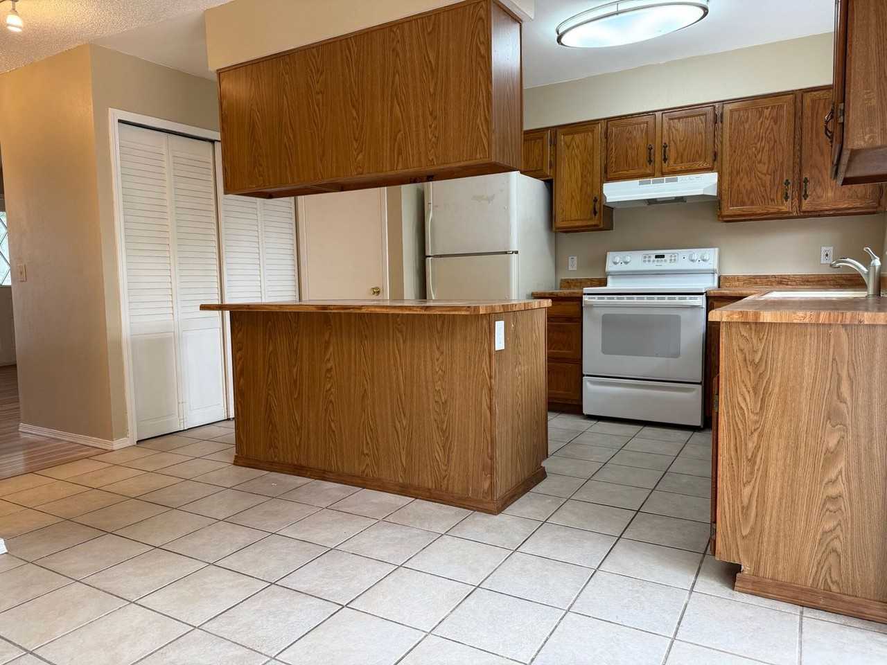2907 W 81st Ave #F - Photo 4 of 11