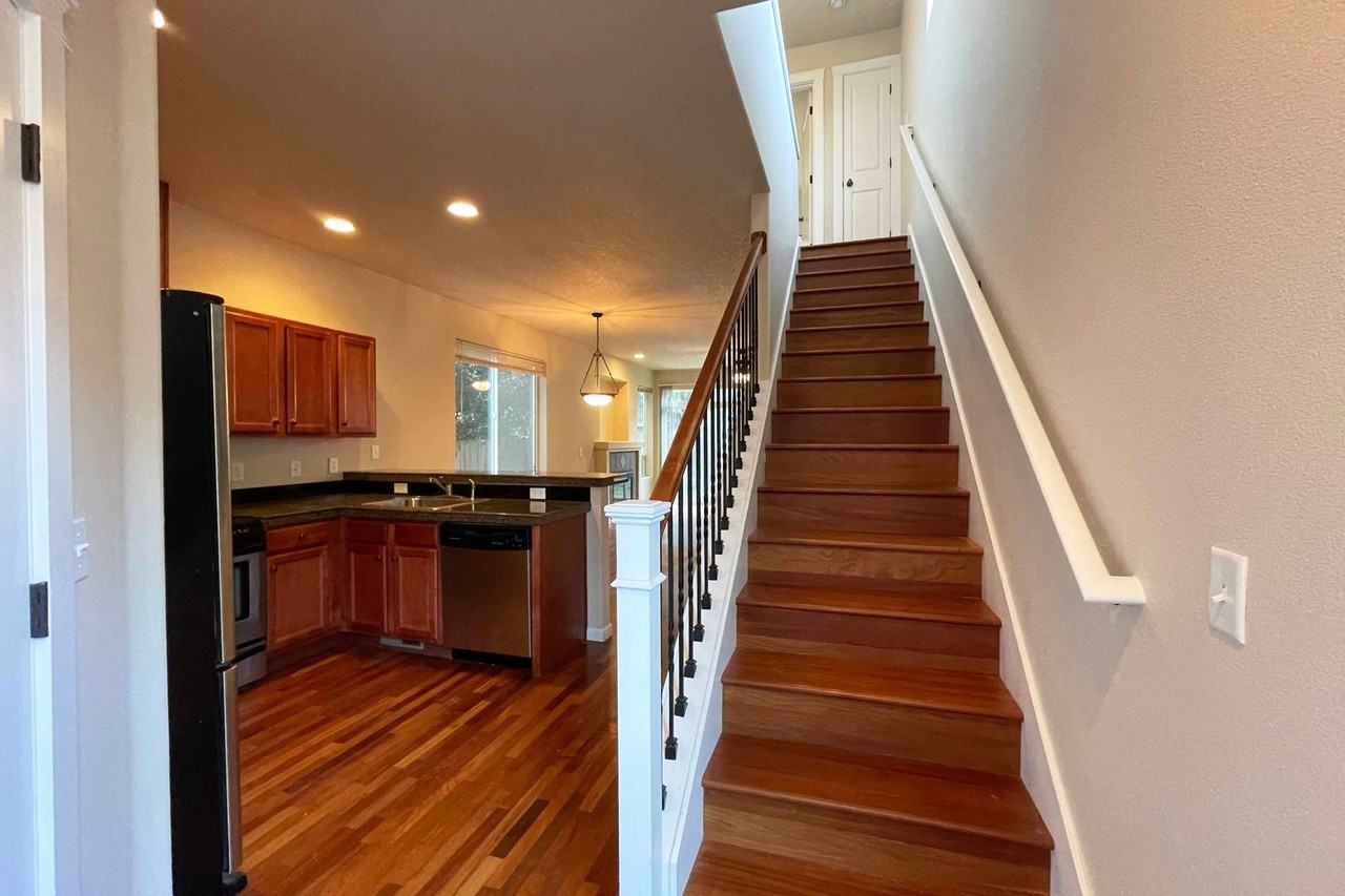 5435 Ne 36th Ave - Photo 2 of 19