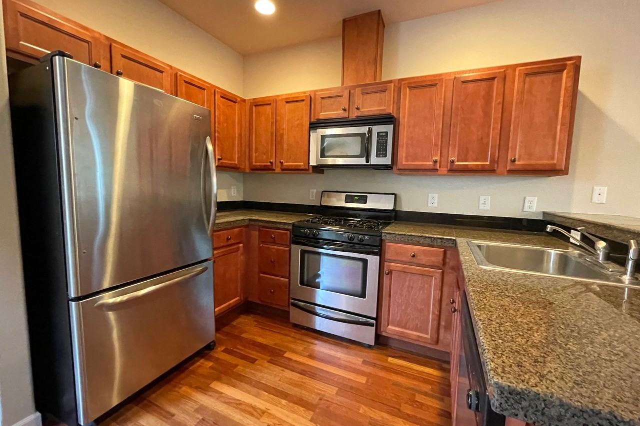 5435 Ne 36th Ave - Photo 3 of 19