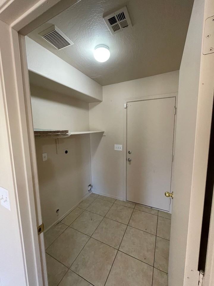 5311 N 104th Dr - Photo 7 of 18