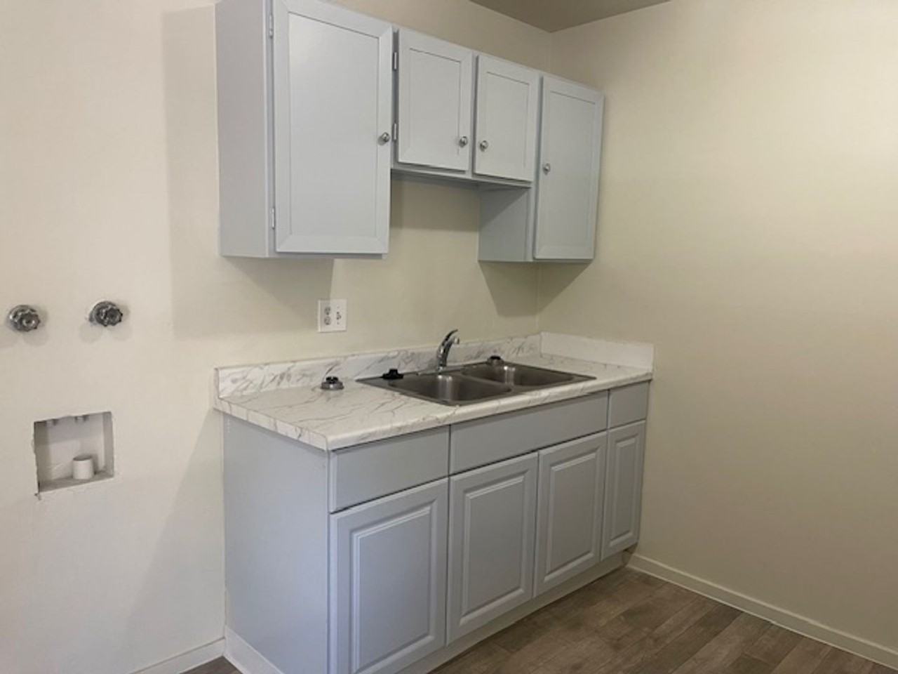1180 Arnold Dr - Photo 5 of 11