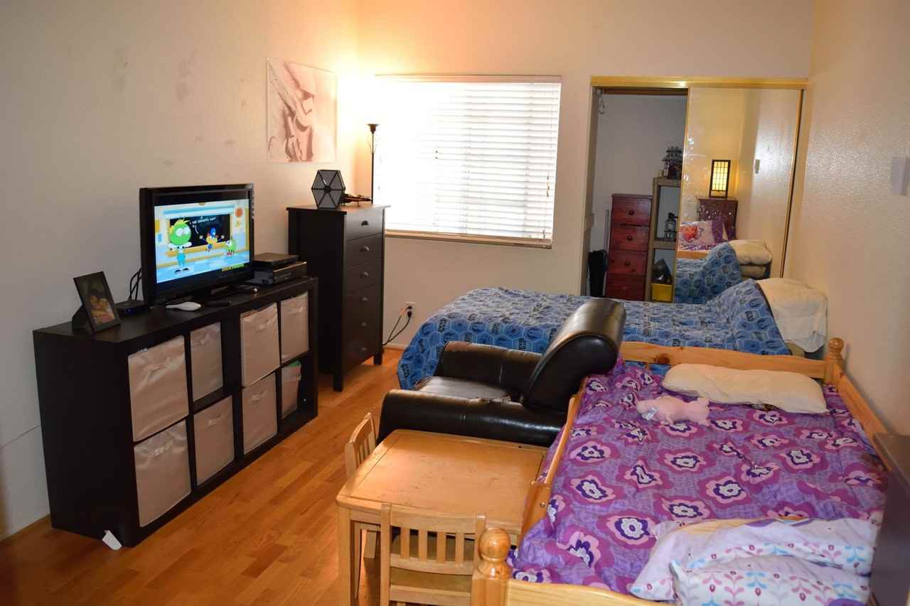 2010 Blackberry Cir - Photo 2 of 10