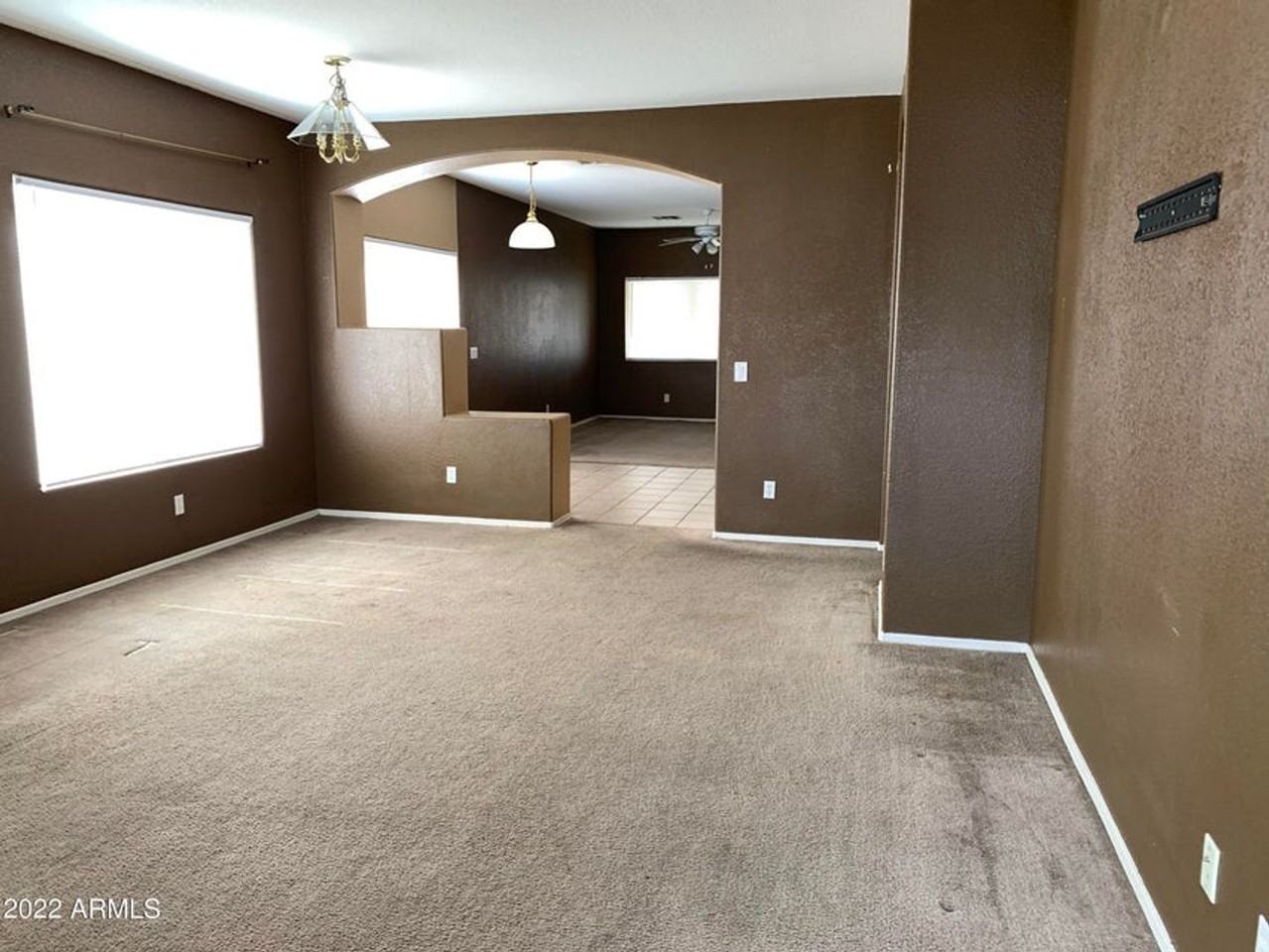 810 South 124th Avenue - Photo 3 of 18