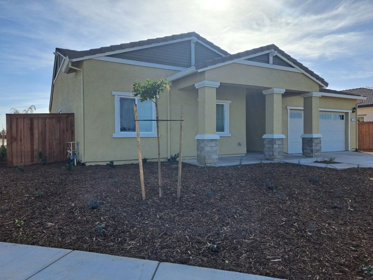 1705 Butterfly Ln - Photo 3 of 42