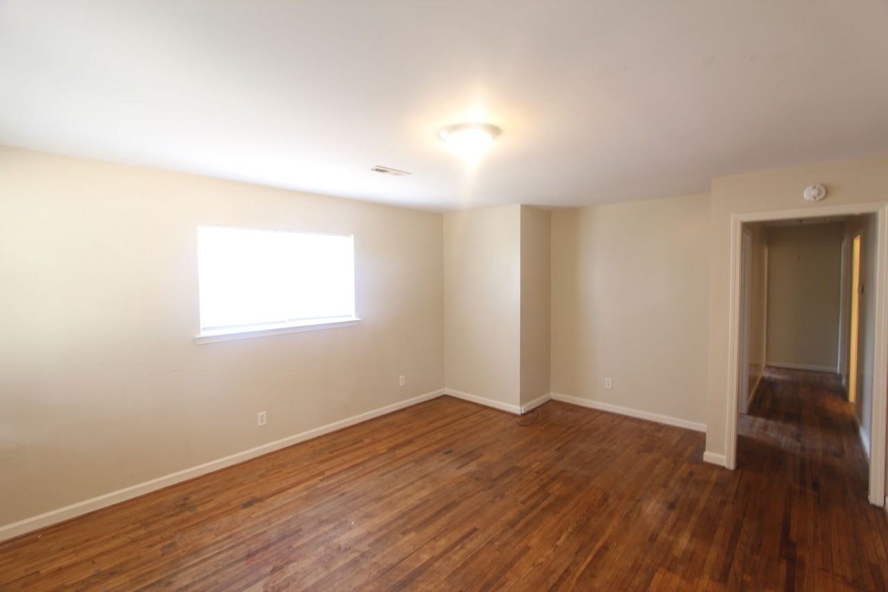 716 24th Ave W - Photo 2 of 13