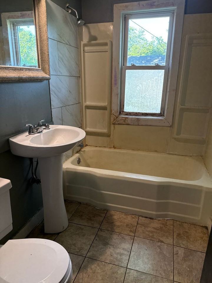 2200 S 12th St - Photo 2 of 7