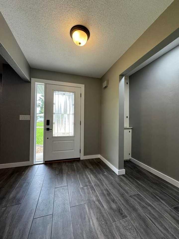 93 Alanwood Dr - Photo 2 of 24