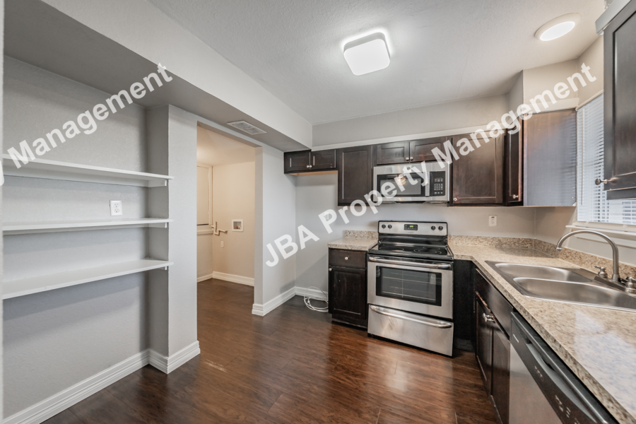 1758 Belshire Ct - Photo 3 of 27