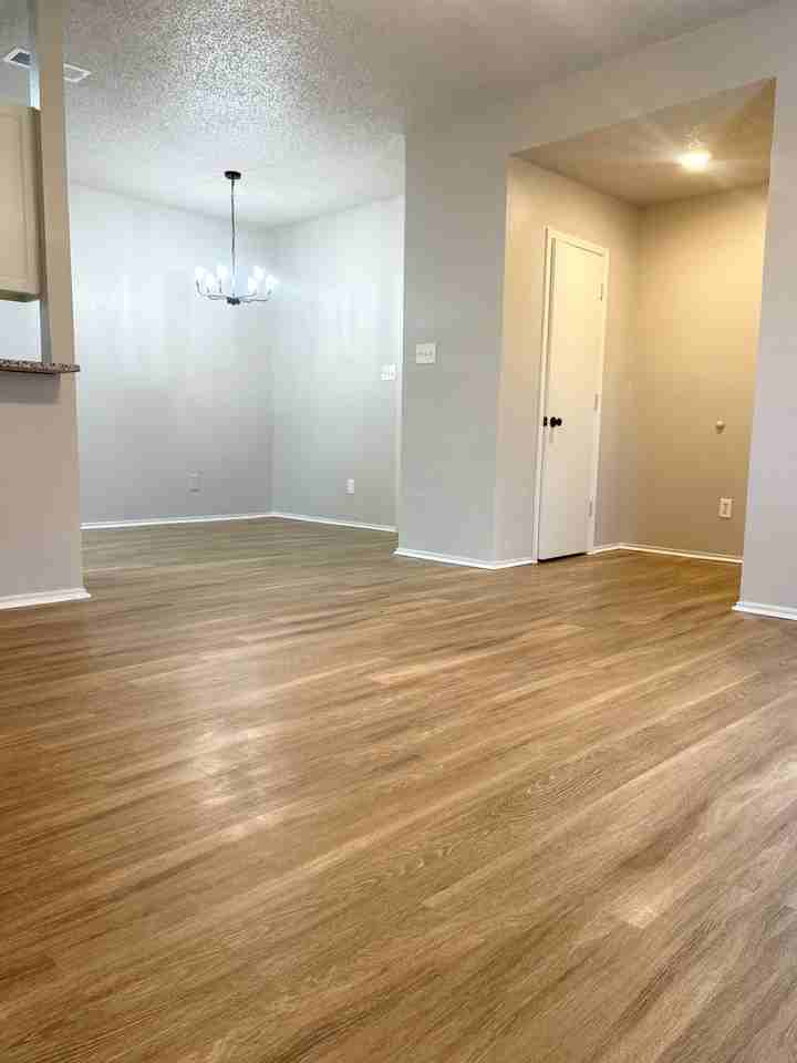 427 Arnold Ave - Photo 2 of 13