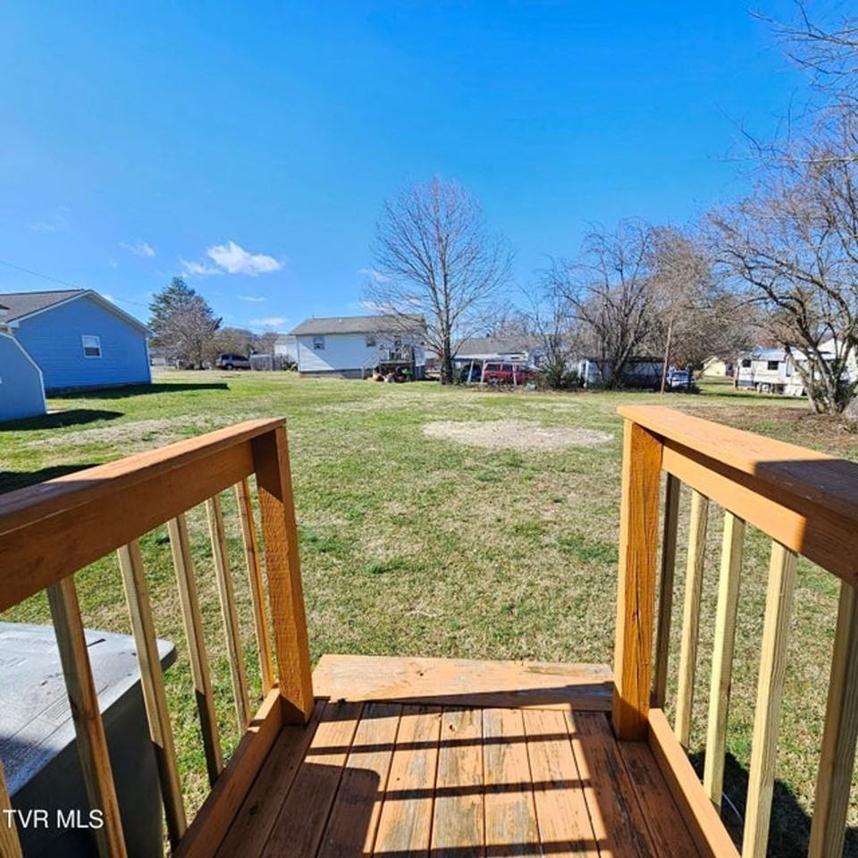 707 S 2nd St - Photo 7 of 29