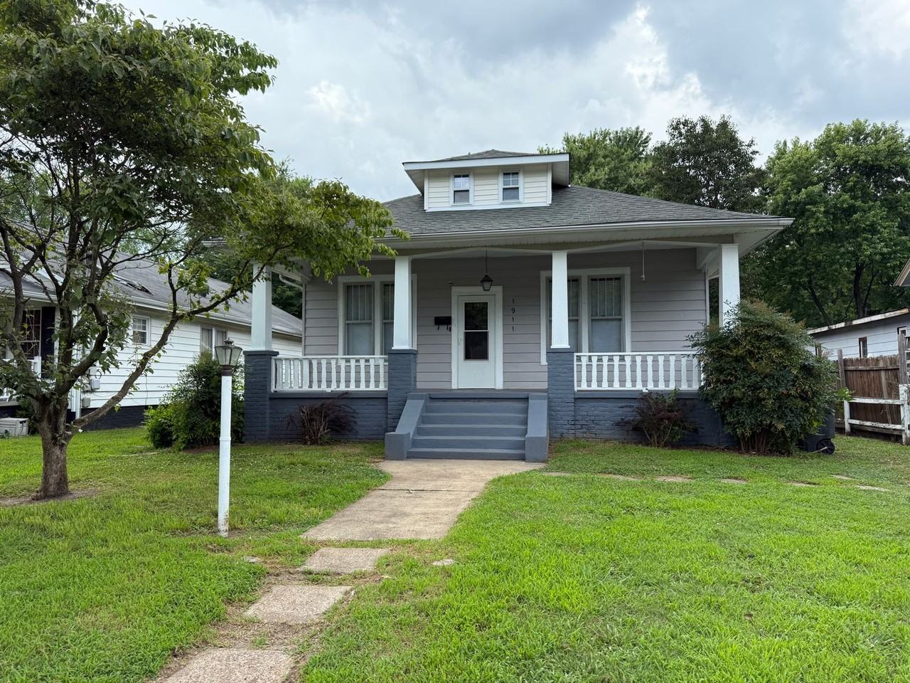 1911 Jackson St - Photo 2 of 20