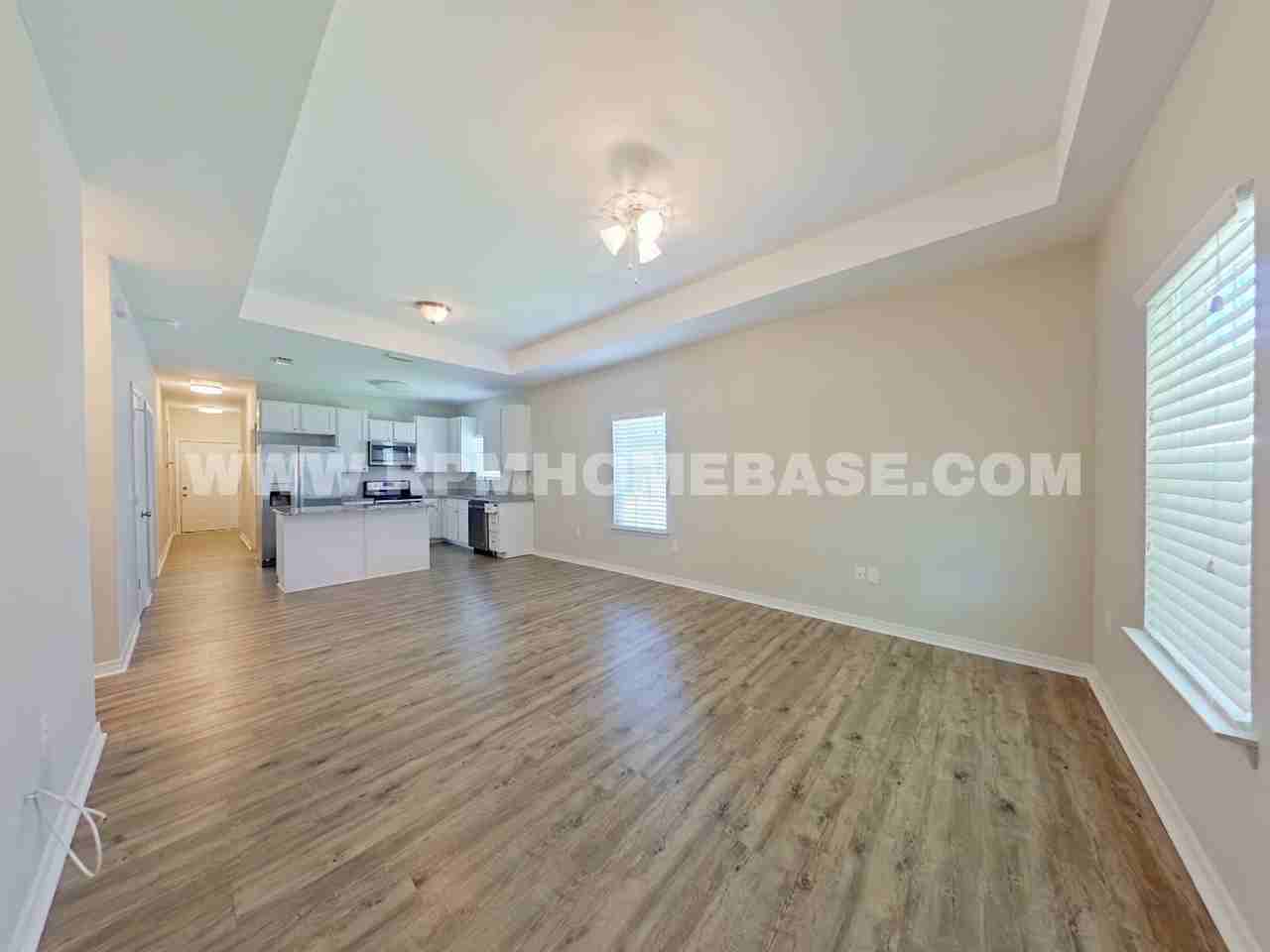 498 Lakeview St - Photo 2 of 16