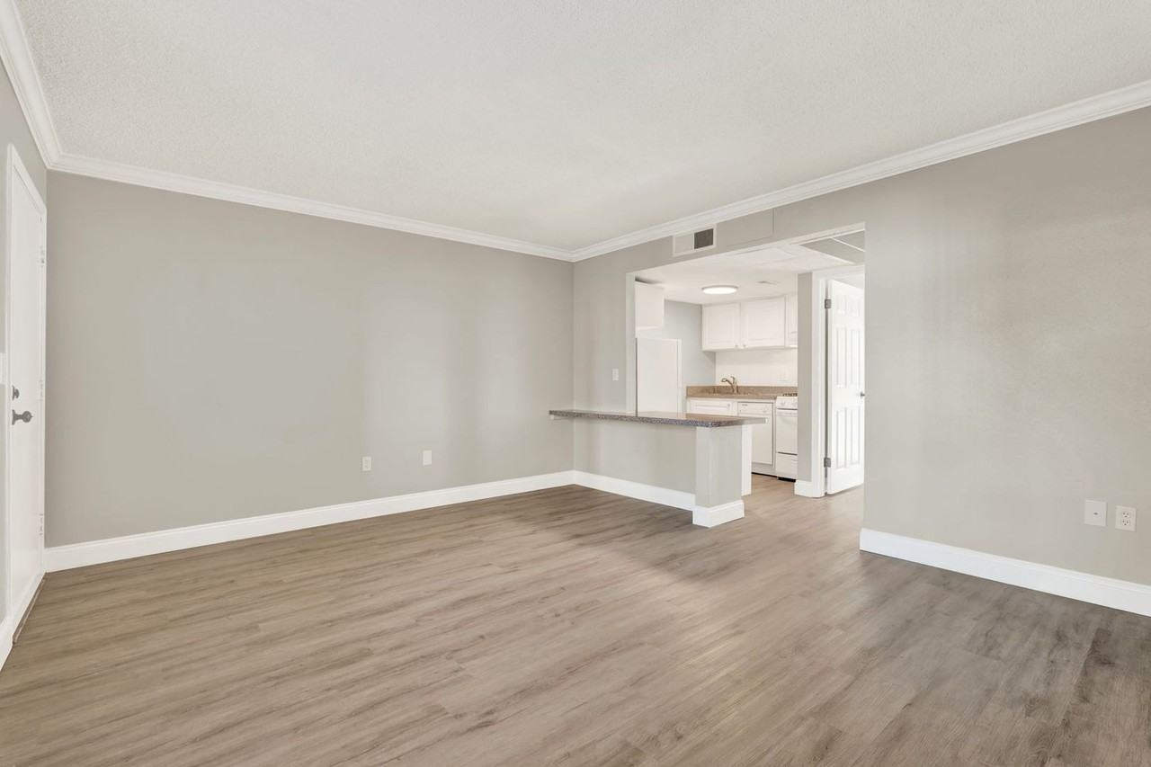 109 Oyster Bay Cir #150 - Photo 2 of 22