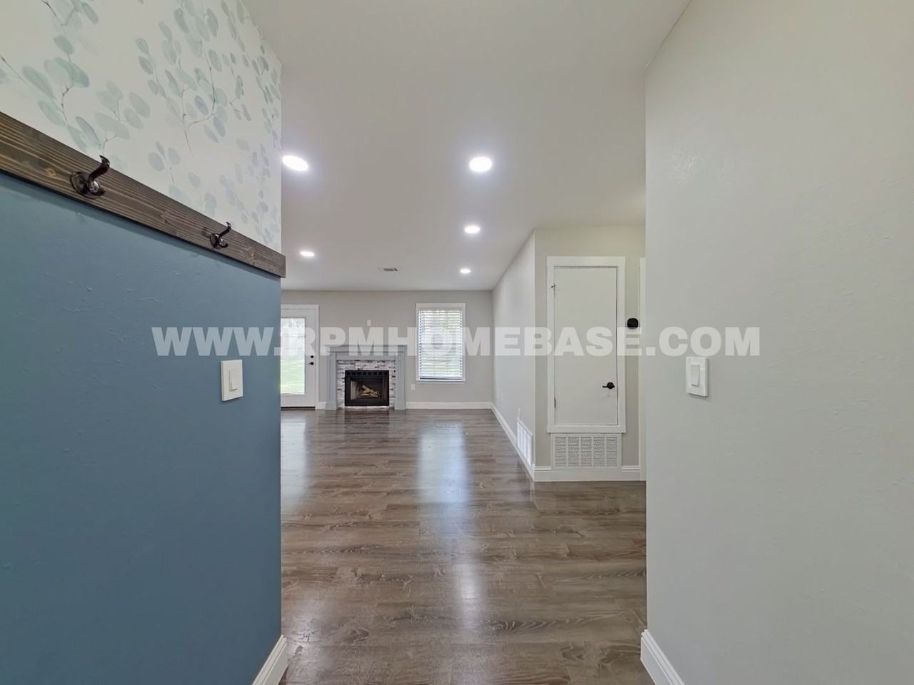 147 Villacrest Dr - Photo 2 of 24
