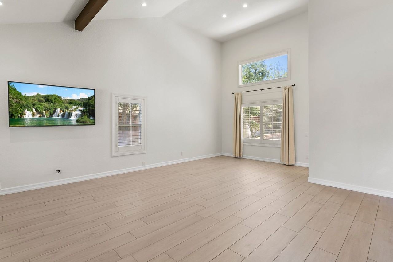 28501 El Sur - Photo 4 of 36