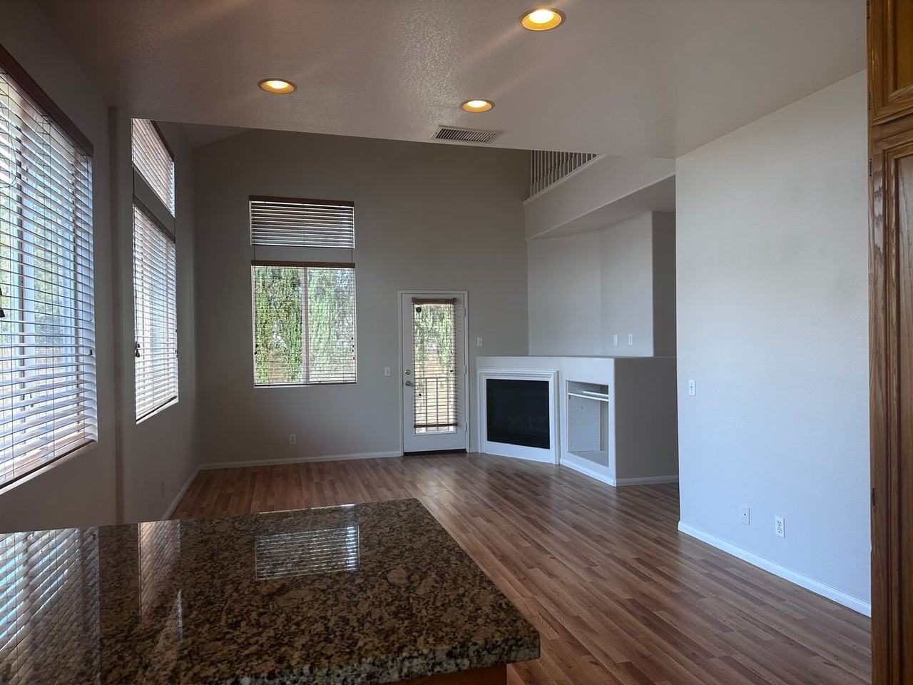 28433 Mayfair Dr - Photo 7 of 14