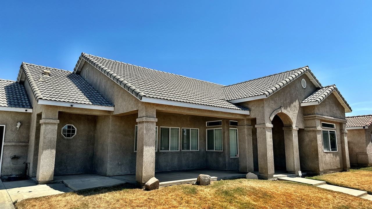 1912 Mount Whitney Ct - Photo 2 of 25