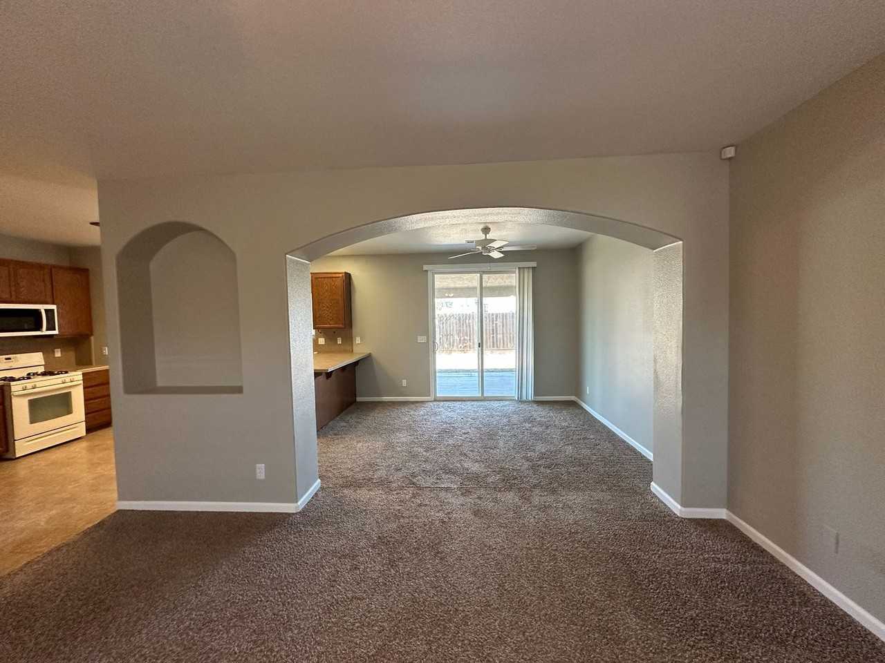 1912 Mount Whitney Ct - Photo 4 of 25
