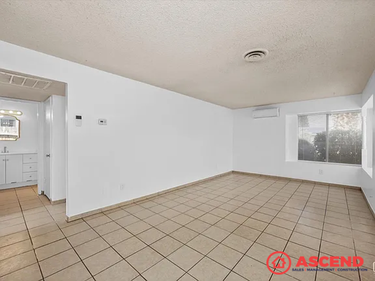 205 Universe Ave - Photo 3 of 12