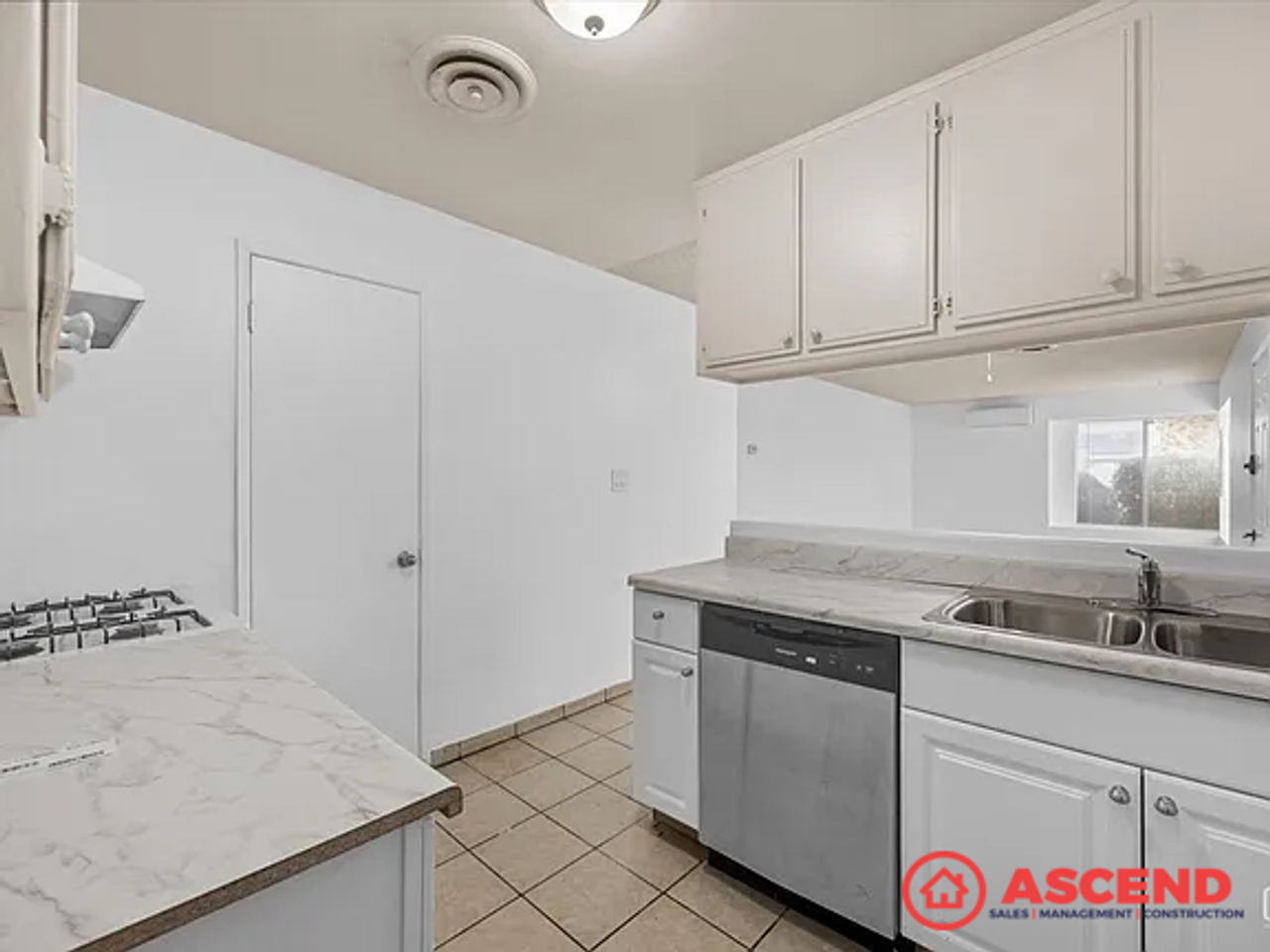 205 Universe Ave - Photo 7 of 12