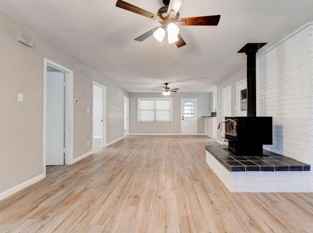 1228 Chippendale Dr - Photo 4 of 50