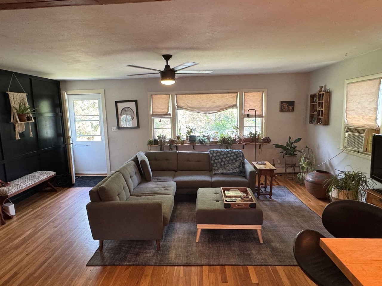 212 Market St - Photo 3 of 33