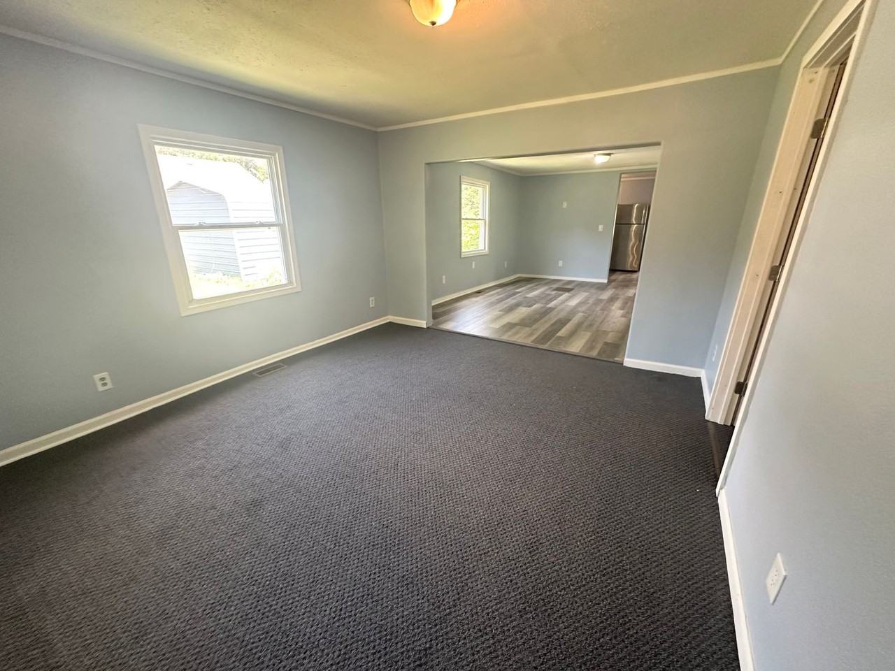 1186 Sw Lane St - Photo 2 of 12