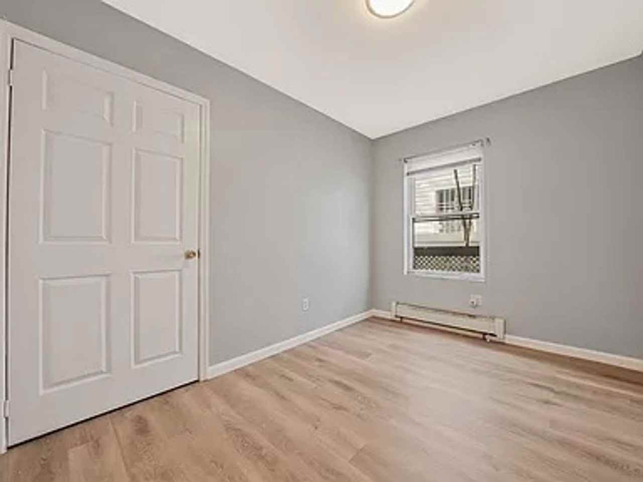 21512 102nd Ave - Photo 2 of 9