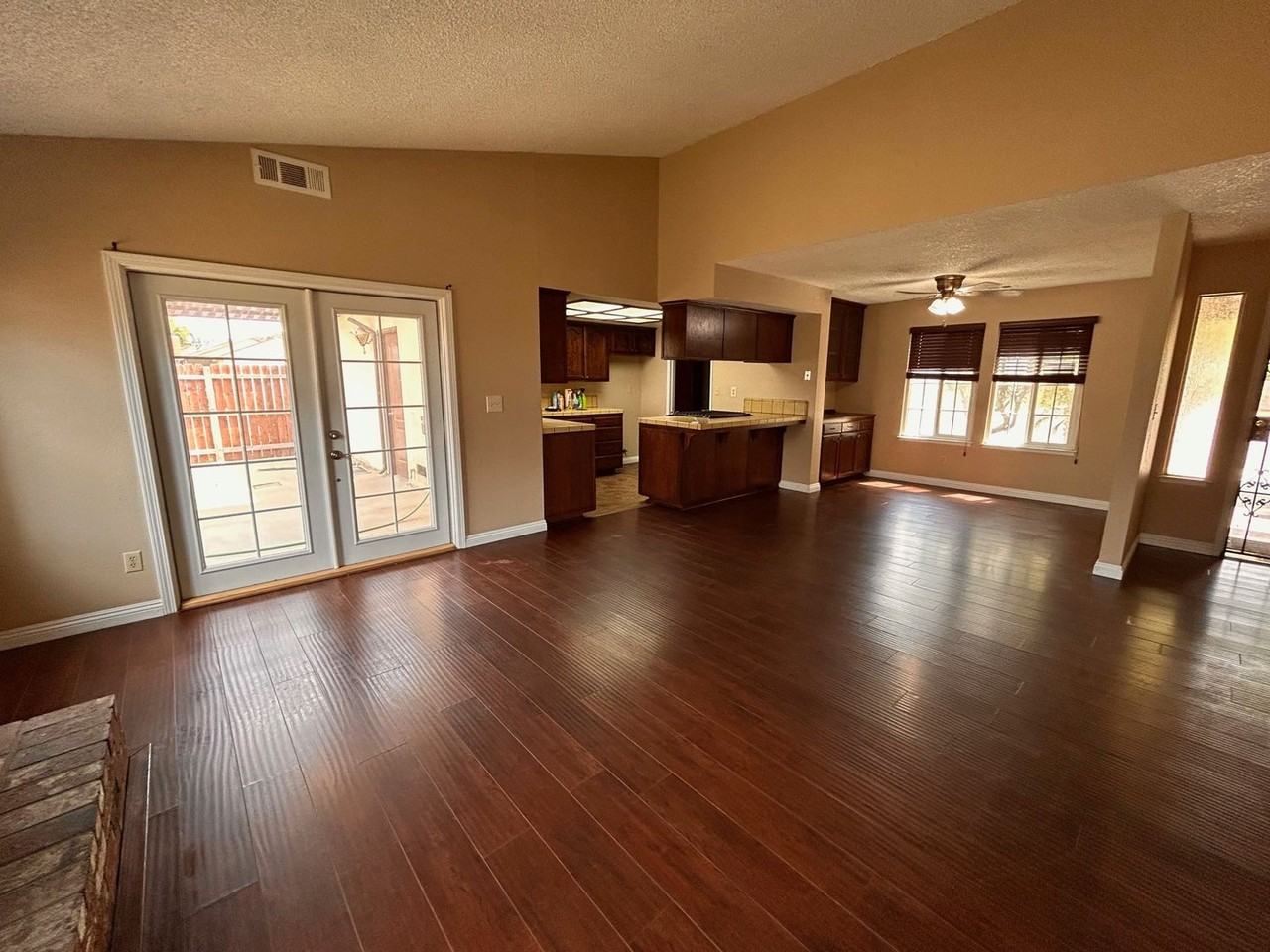 1201 S E St - Photo 5 of 19
