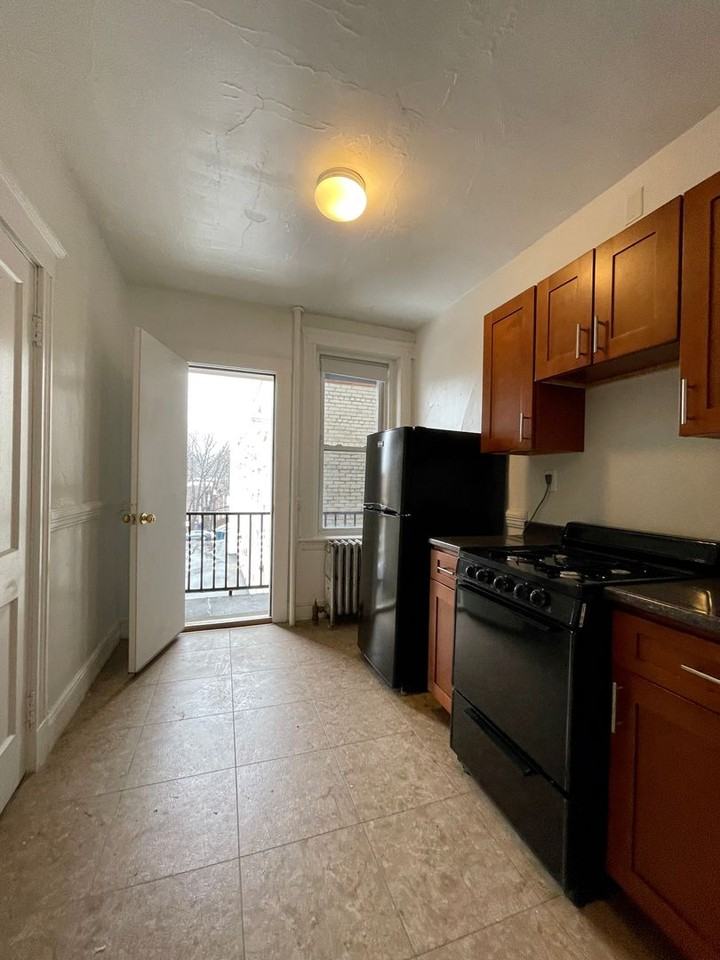 14 Vinal St - Photo 6 of 7