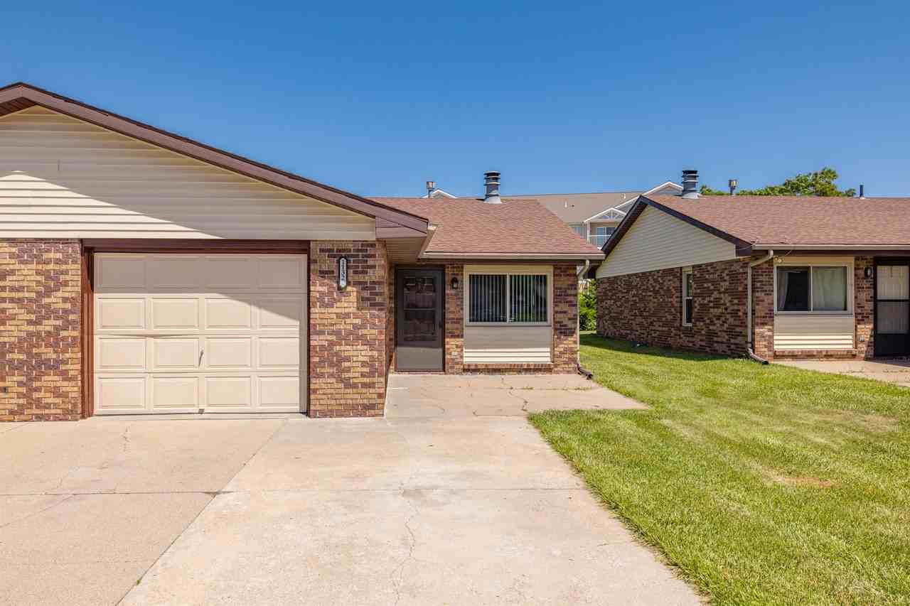 1136 Sw 10th Cir - Photo 2 of 33