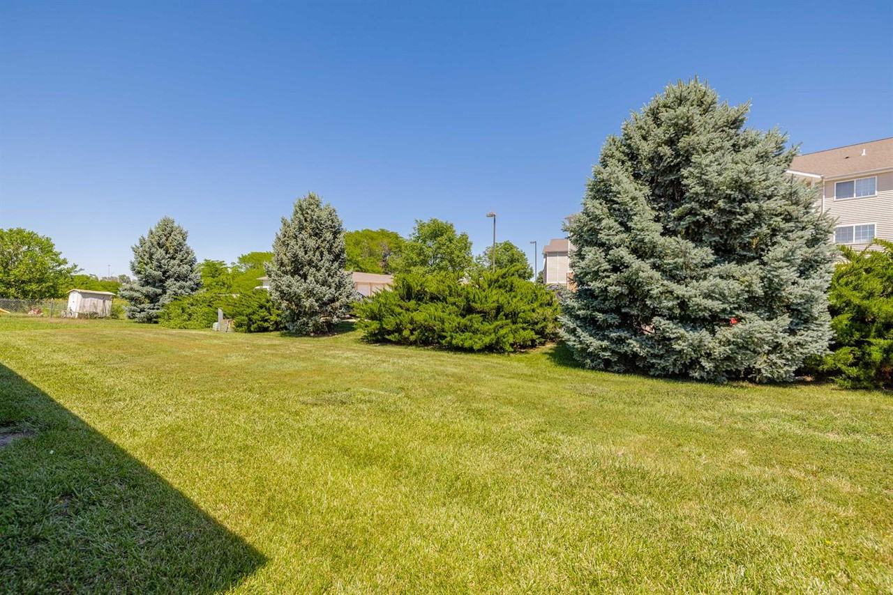 1136 Sw 10th Cir - Photo 3 of 33