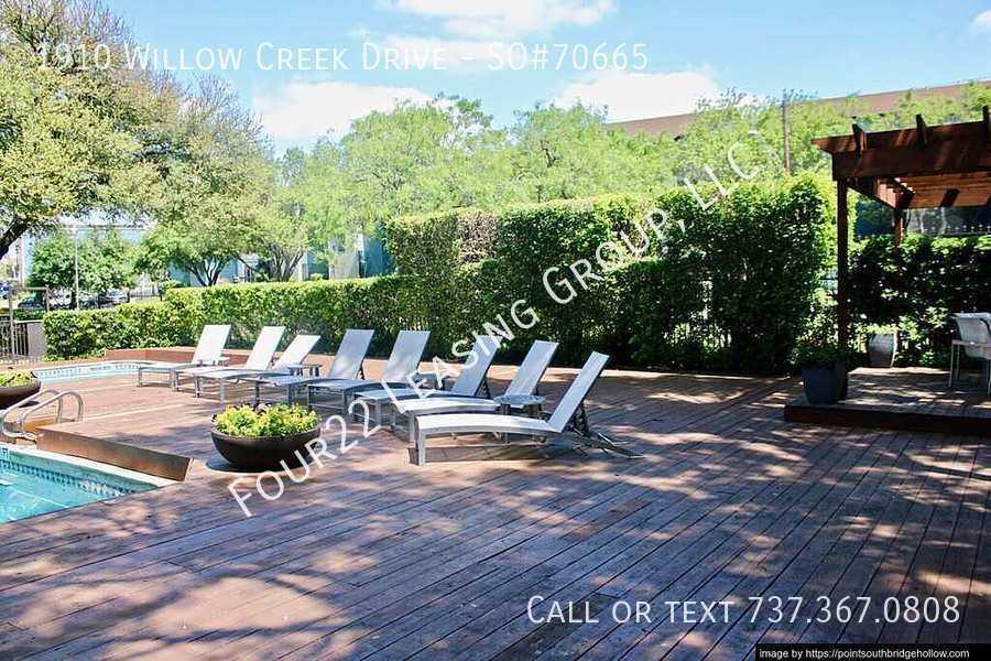 1910 Willow Creek Dr - Photo 2 of 11