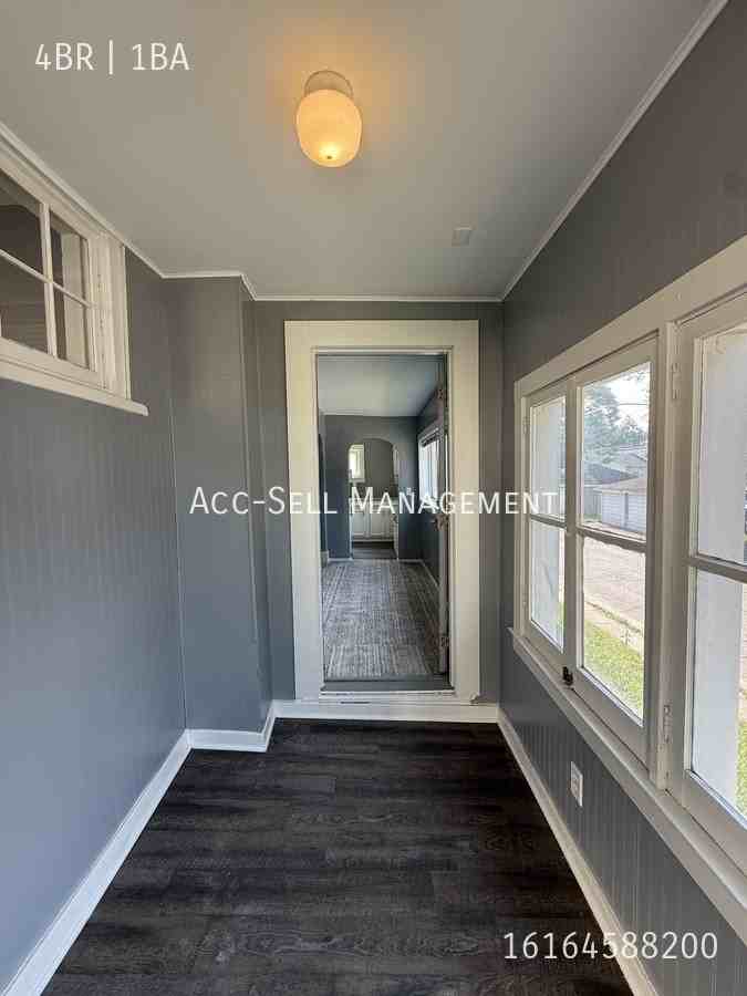 419 Brenner St Ne - Photo 2 of 15