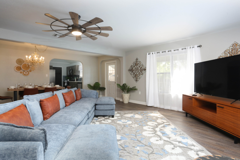 9011 Welles Way - Photo 2 of 30