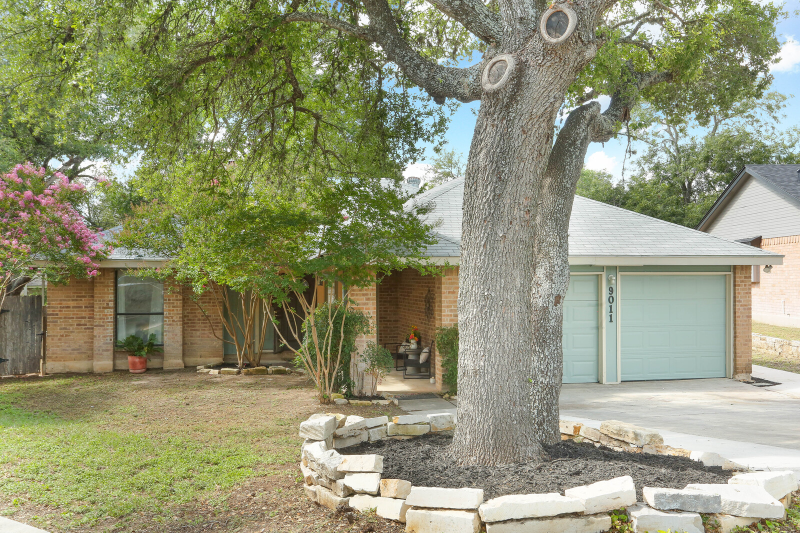 9011 Welles Way - Photo 3 of 30