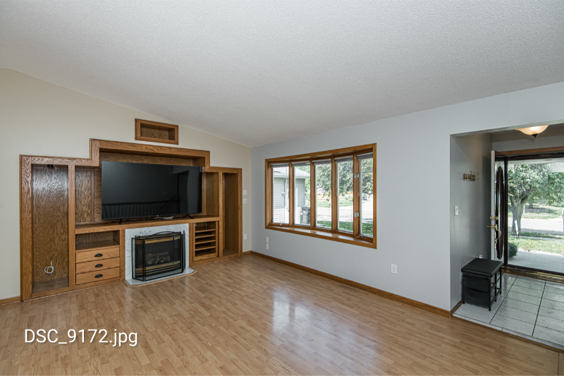 5019 25th Ave Nw - Photo 3 of 20