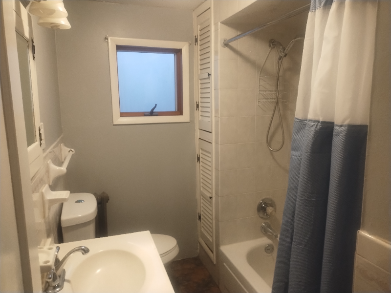 72 Glenwood Ave #2R - Photo 2 of 4