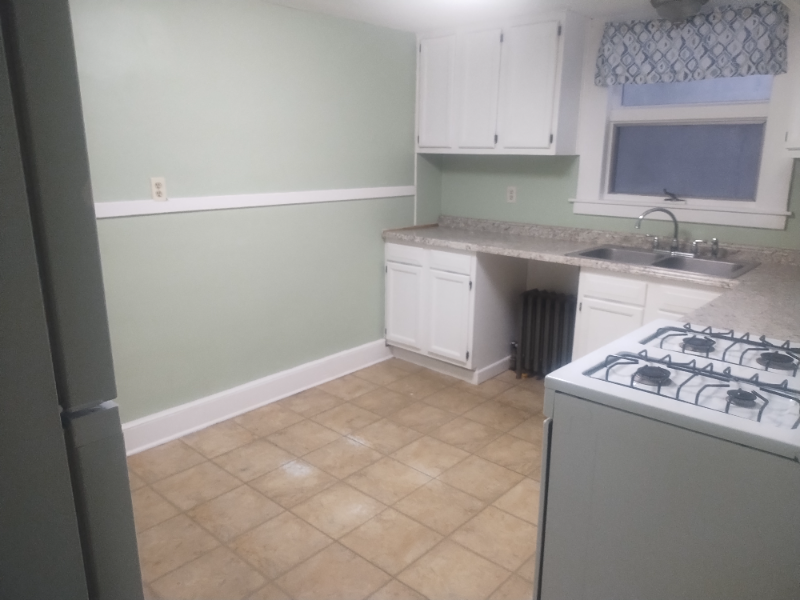 72 Glenwood Ave #2R - Photo 3 of 4