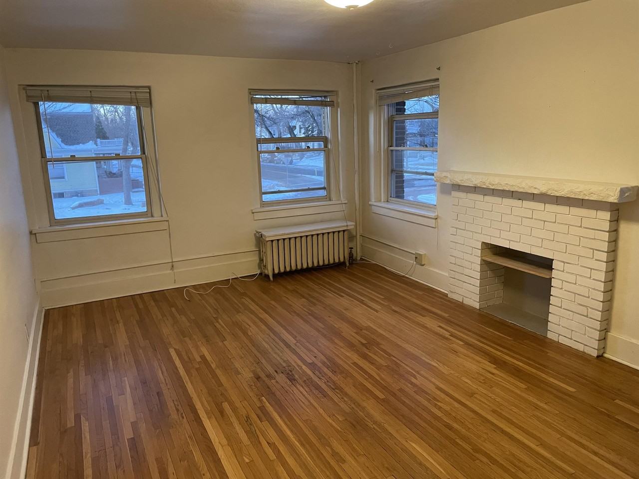 200 East Laurel Street - Photo 3 of 37