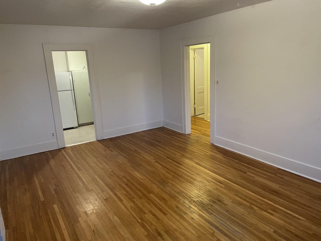 200 East Laurel Street - Photo 5 of 37