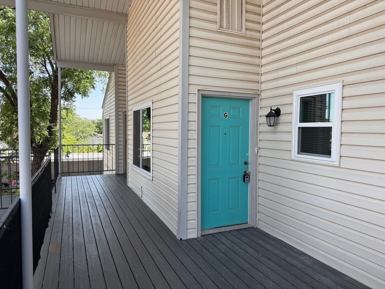 1611 Bell Street - Photo 2 of 19