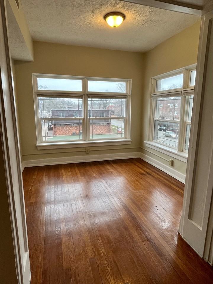 1002 S 2nd Street - Photo 2 of 7