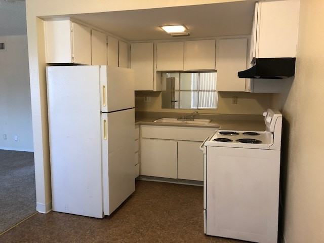 Alexander Villas - Photo 6 of 30