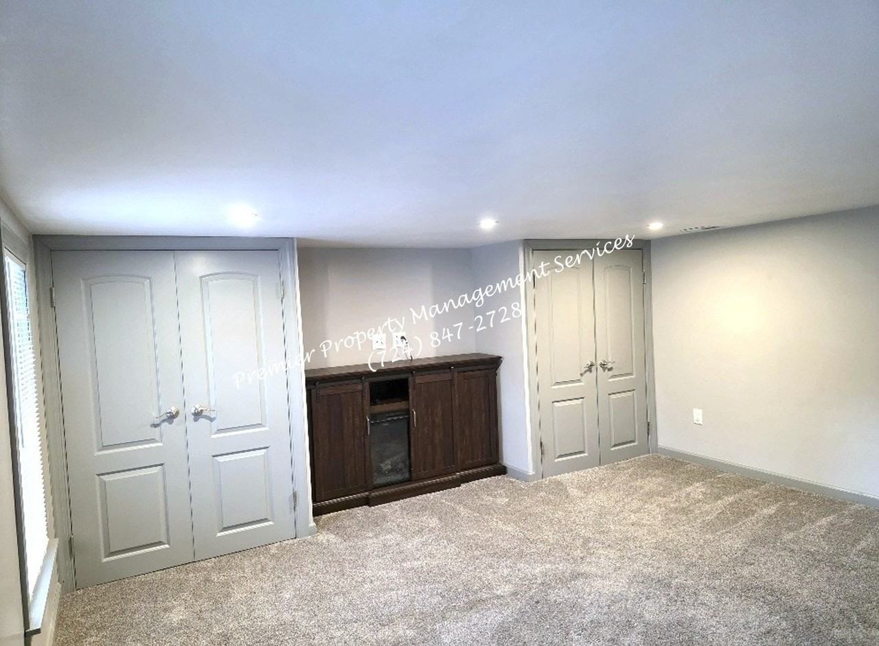 1119 Riverside Drive, Unit 2 - Photo 4 of 22