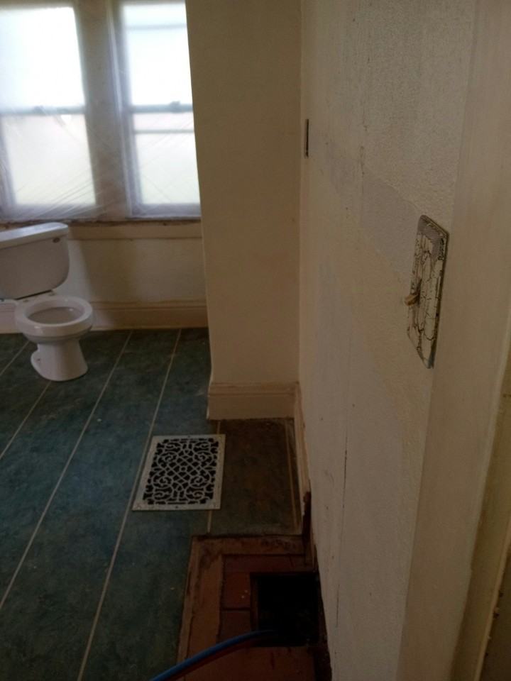 205 5th Street East - Photo 6 of 8